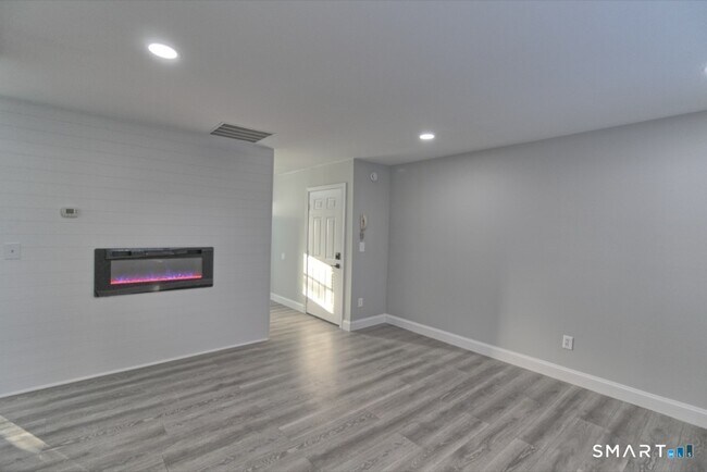 Building Photo - 169 Clark St