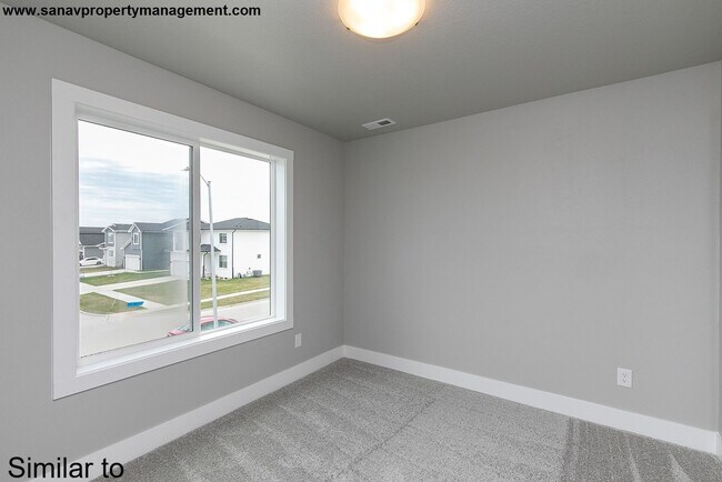 Building Photo - Experience Home Perfection in Style! Spacious 3-Bed Home Coming Up in Ankeny!