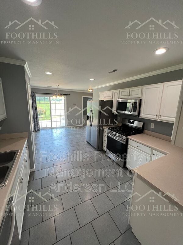 Building Photo - 119 McClain Lake Drive