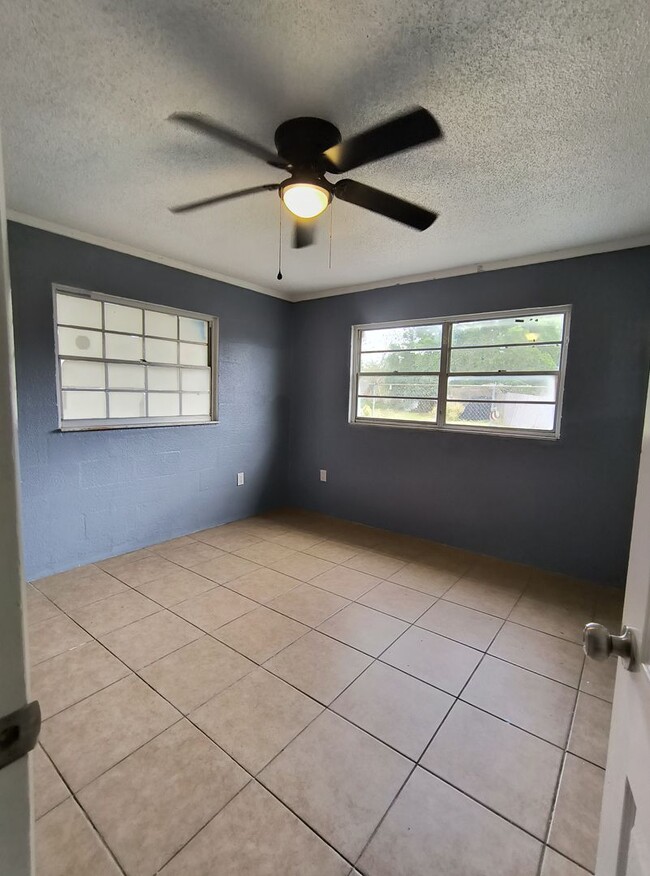 Building Photo - Newly Renovated 2-Bedroom Home for Rent in...