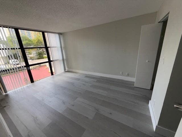 Building Photo - 17021 N Bay Rd