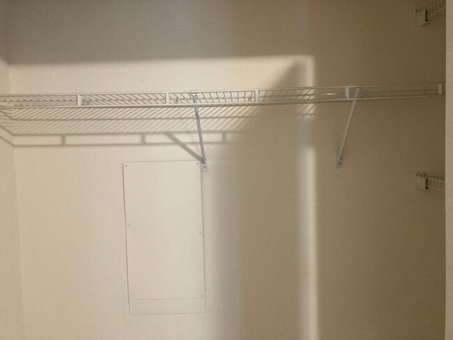 Building Photo - Beautiful 2 Bed 2 Bath Condo In Popular Oak Park Community - Water Included!