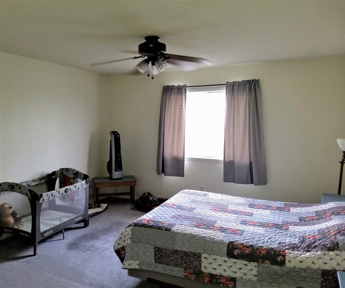 Large Master Bedroom - 5016 Prairie Grass Ln