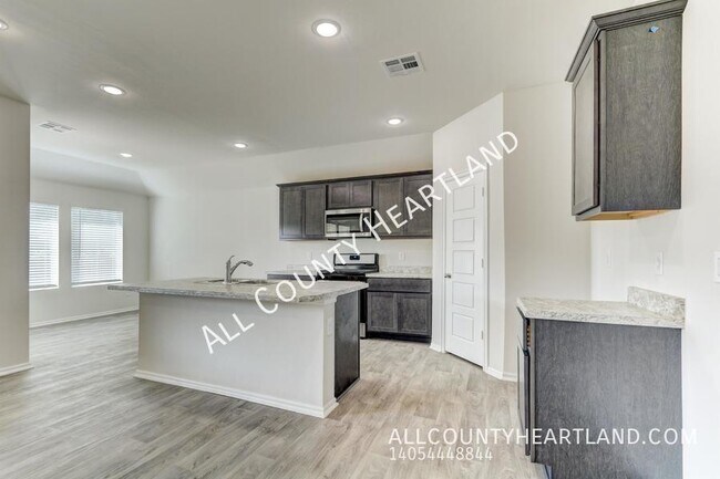 Building Photo - 3425 Molly Dr