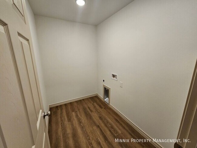 Building Photo - 1320 Bajada St