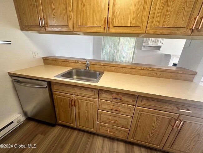 Building Photo - 9 Donna Lynn Dr