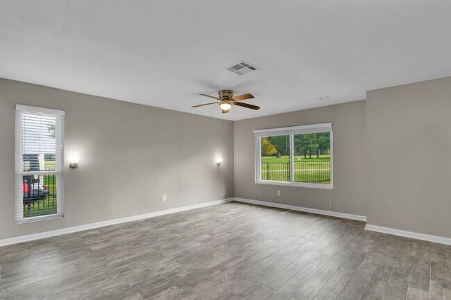 Building Photo - 3535 Balboa Cir