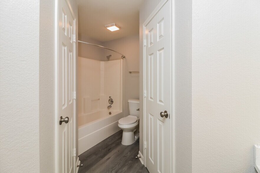 Building Photo - 9112 Christopher Cir