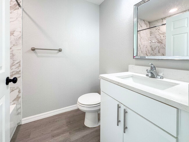 Building Photo - 6827 San Bruno Dr