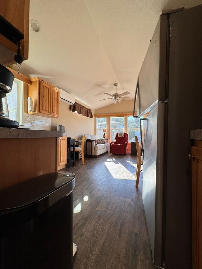 Building Photo - BRING YOUR ATV - JUST MINUTES FROM THE DUNES!