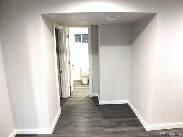 Building Photo - 6 Circle Dr