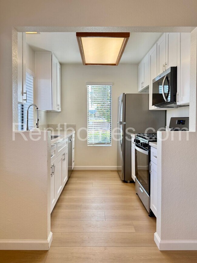 Building Photo - 8480 New Salem St