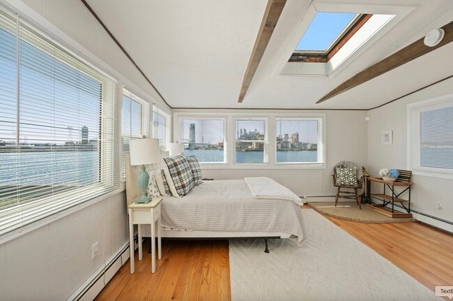 Building Photo - 53 St Germain St