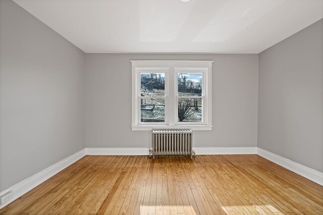 Building Photo - Spacious and charming 3-bedroom, 1.5-bath home available for rent in Bethlehem PA