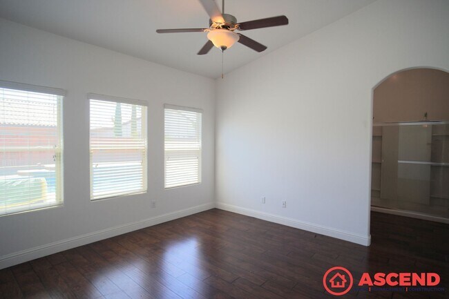 Building Photo - Phenomenal Home In Gossamer Grove!