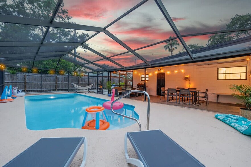 Building Photo - 1271 Woodlawn St