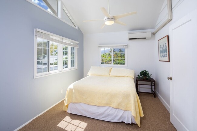 Building Photo - Steps from beautiful Kailua Beach, fully furnished 3 bedroom, 2 bath single family home