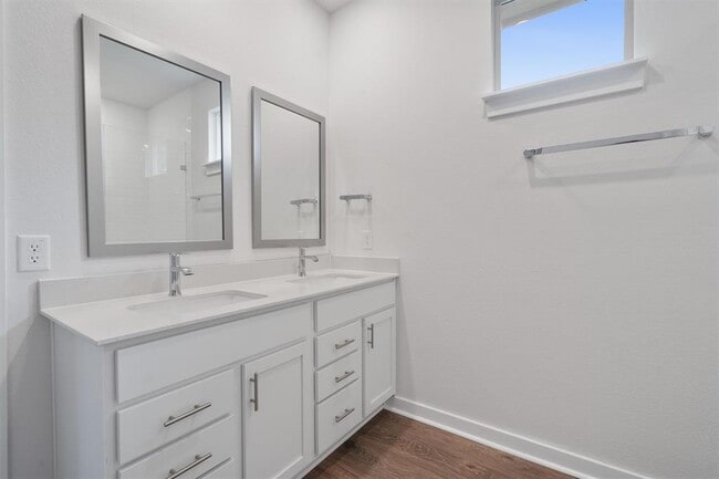 Building Photo - 305 Barton Run Dr