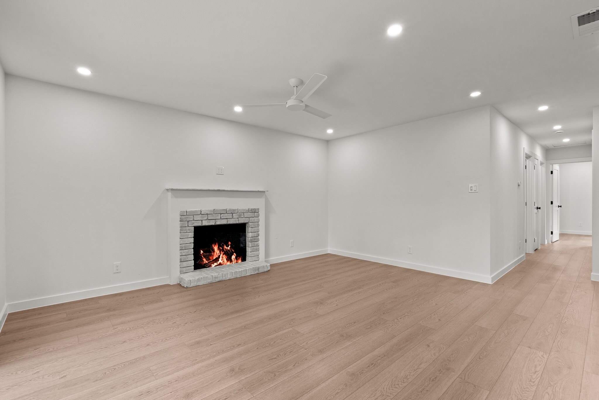 Building Photo - 404 Arbor Ln