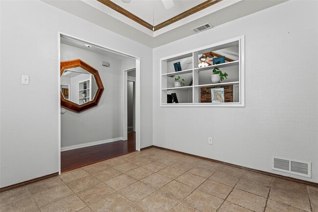 Building Photo - 1106 Lockridge-