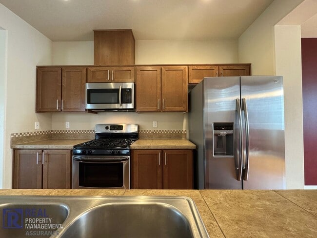 Building Photo - 10733 NE Gateway Pl