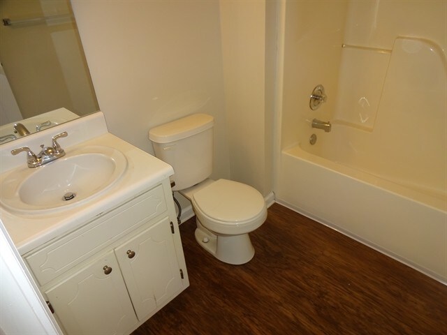 Building Photo - 222 Deer Walk Dr