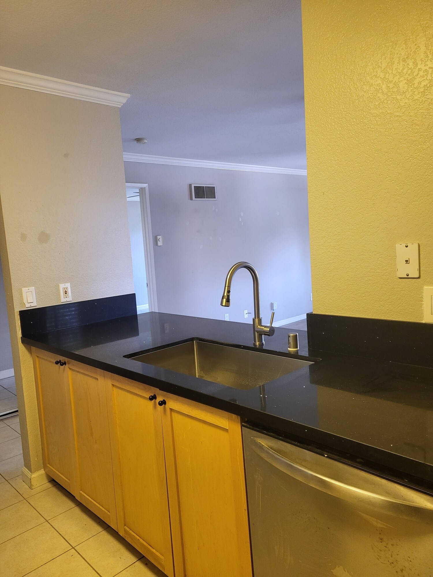 Building Photo - 3520 Lebon Dr