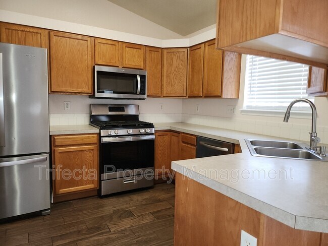 Building Photo - 347 Buckeye Ave