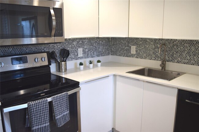 Building Photo - 3970 Oaks Clubhouse Dr
