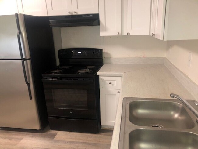 Building Photo - Three Bedroom Ranch Home in Yorkmount! COMING SOON!