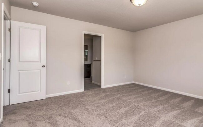 Building Photo - Like New 4 Bed Home Near Old Mill with A/C, Pool Access