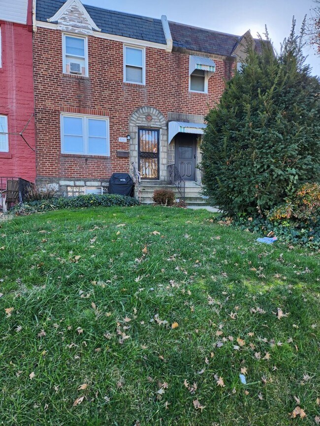 Building Photo - Remodeled Home - Mayfair