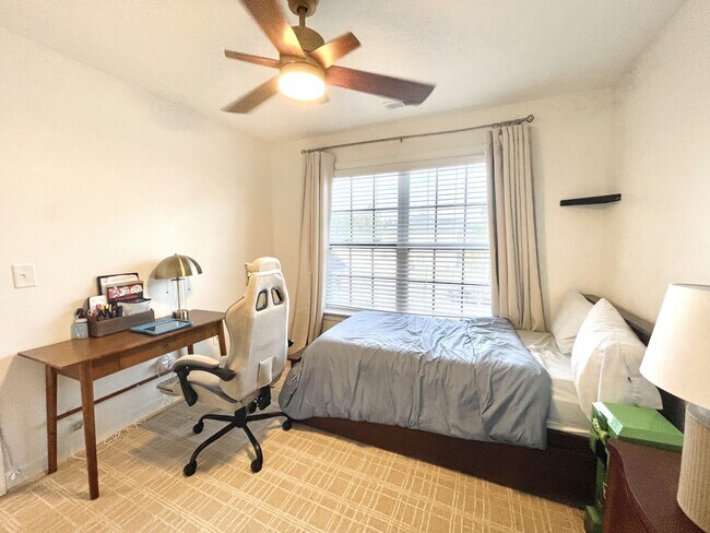 Building Photo - 126 Watchmen Ln