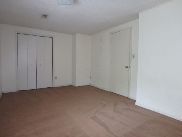 Building Photo - 1413 Wilson Ave