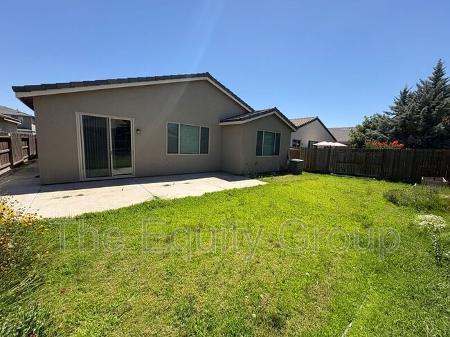 Building Photo - 918 W Sedona Ave