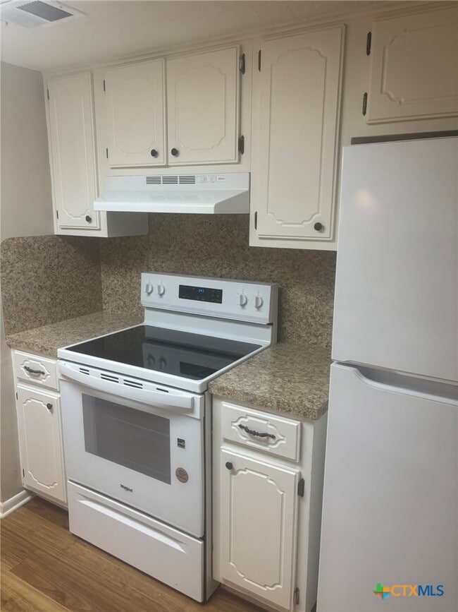 Building Photo - 104 Milann St