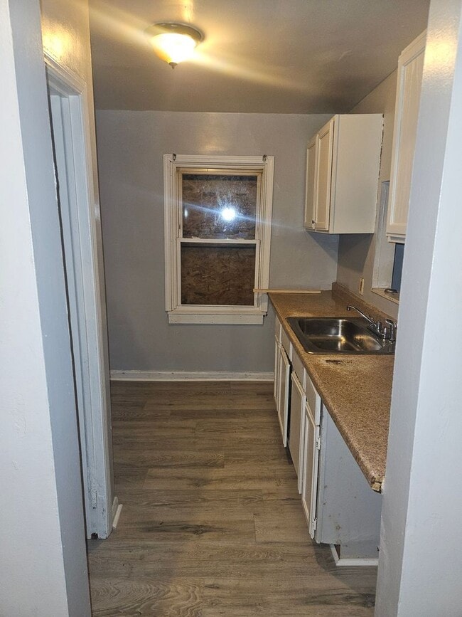 Building Photo - 3 Bedroom 1 Bath Ranch