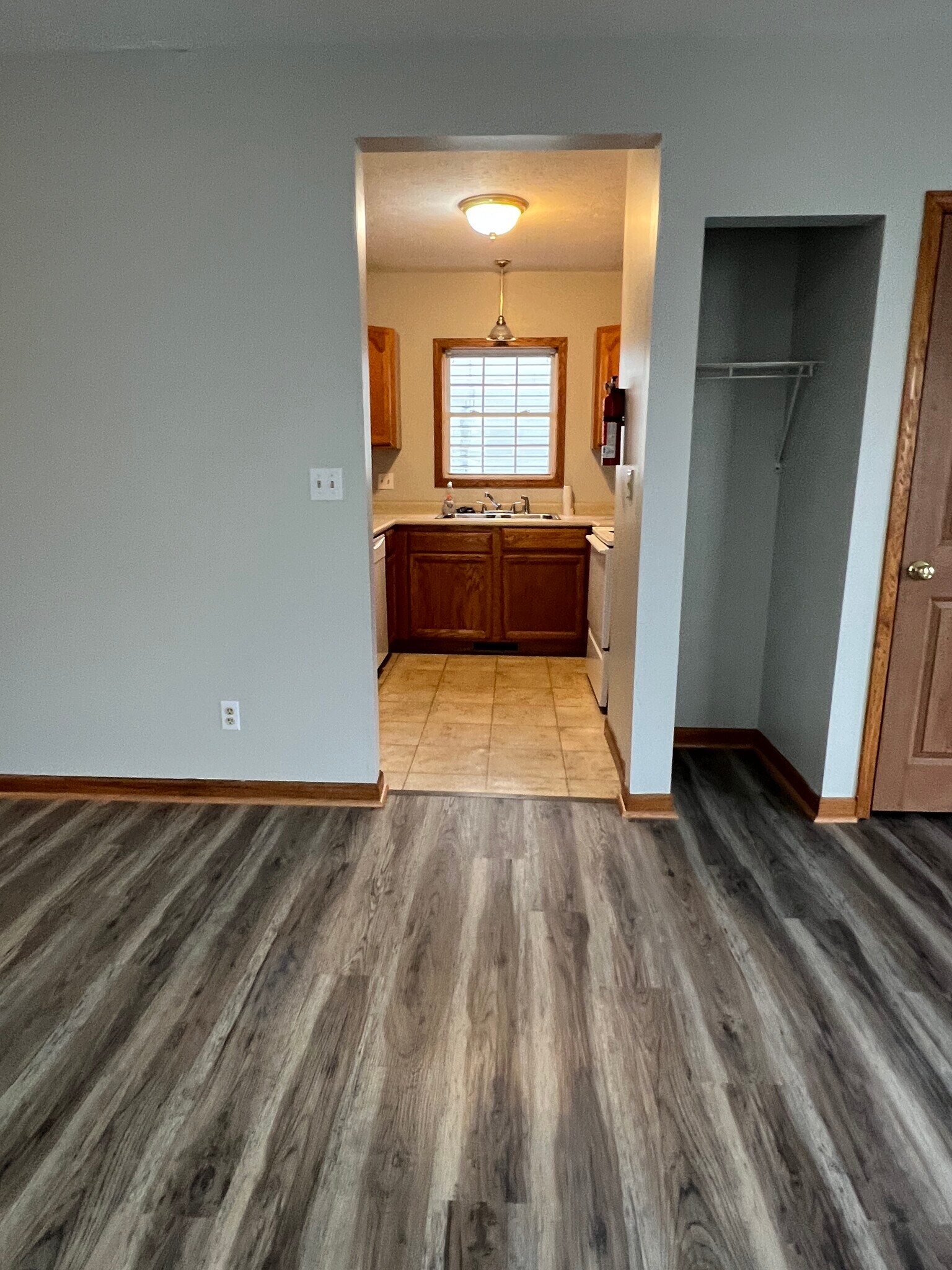 Building Photo - 106 Parade St