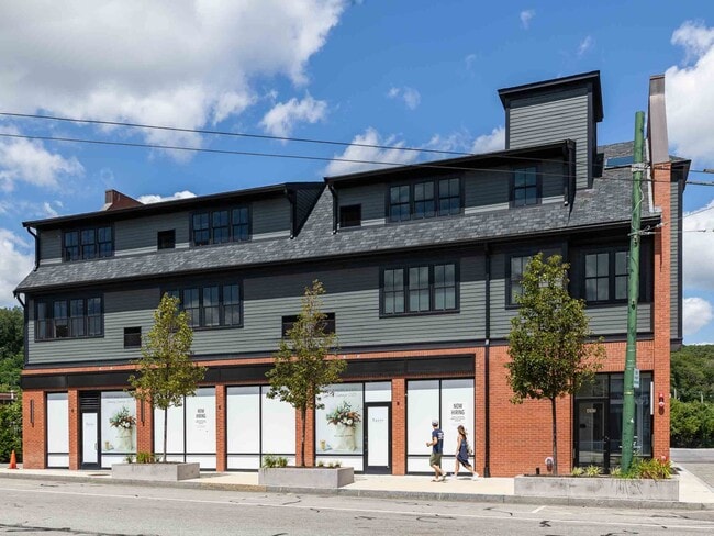Building Photo - 495 Trapelo Rd