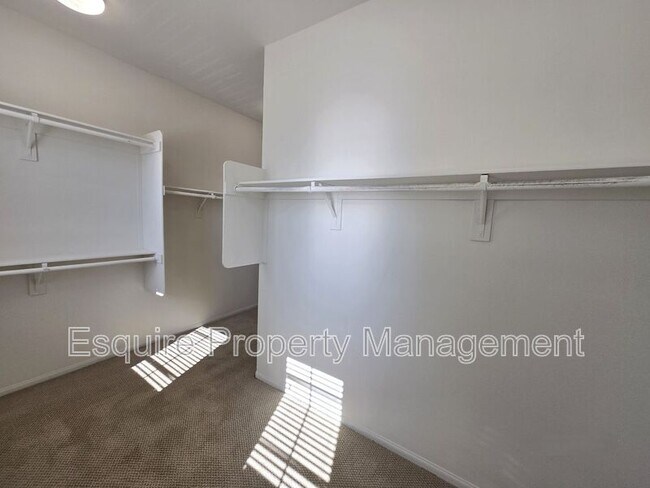 Building Photo - 433 Castiano St
