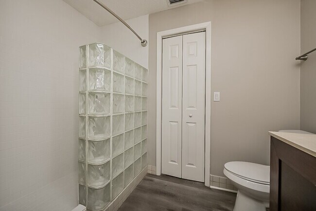 Building Photo - 5944 Birchwood Dr