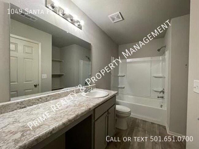 Building Photo - 1049 Santa Fe Trl