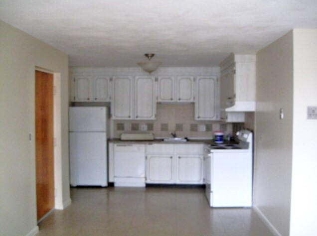 Primary Photo - 166 Lexington St