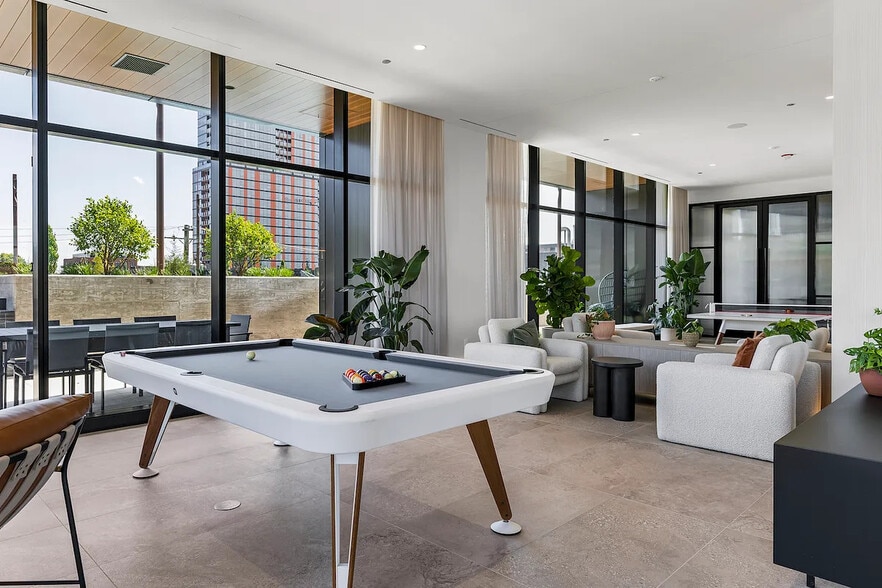 Building Photo - 151 N Elizabeth St