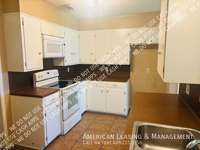 Building Photo - 4417 Willowglen St