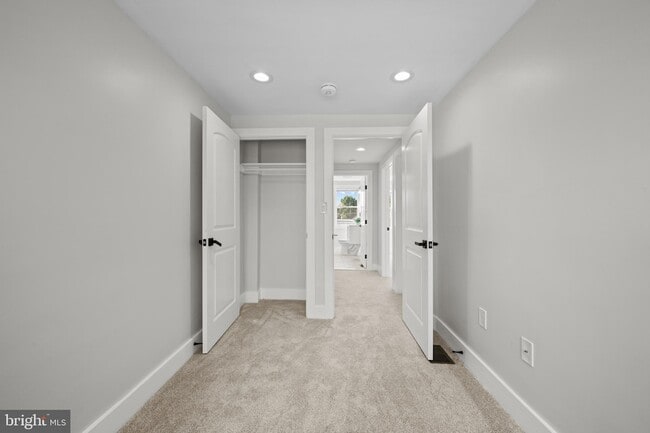 Building Photo - 7901 Wynbrook Rd
