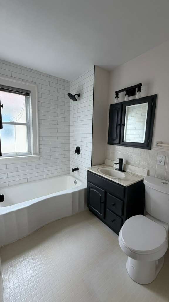 Building Photo - 10006 Plymouth Ave