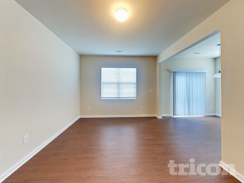 Building Photo - 2046 Aragon Lane