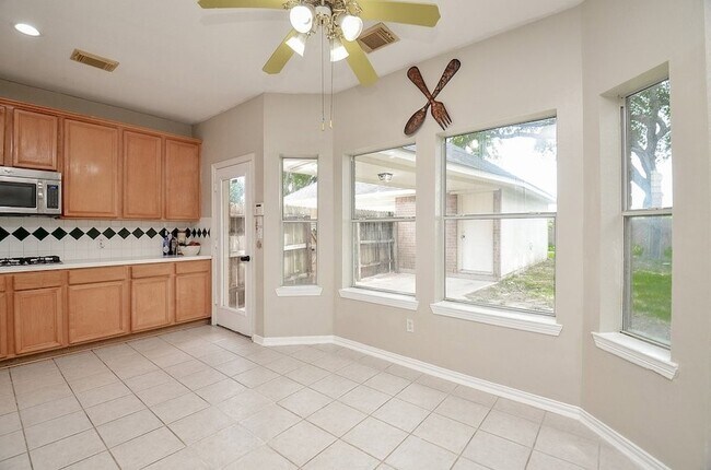 Building Photo - 2515 Lansing Cir