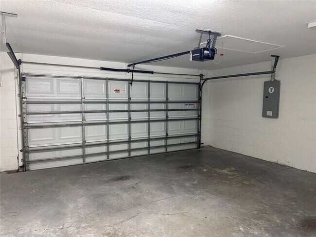 Building Photo - 4000 SW 139th St Rd